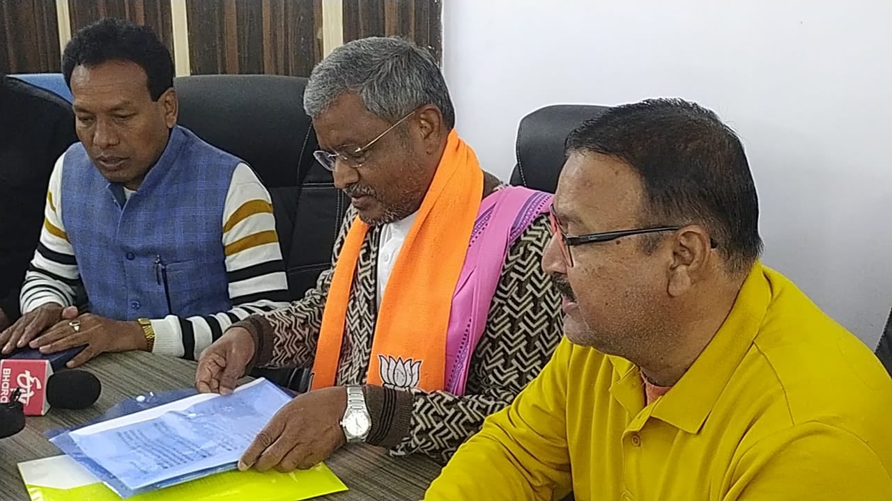 दुमका पहुंचे बाबूलाल मरांडी ने सीएम हेमंत पर जमकर साधा निशाना, कहा सीएम को पता है कि उन्होंने गड़बड़ी की है, इसलिए ईडी से दूर भाग रहे हैं