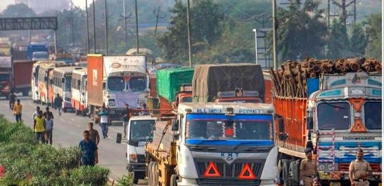 झारखंड में हिट एंड रन के नये कानून के खिलाफ आंदोलन से बढ़ी परेशानी, गाड़ियों के पहिए थमने से बढ़ सकते हैं फल-सब्जियों के दाम