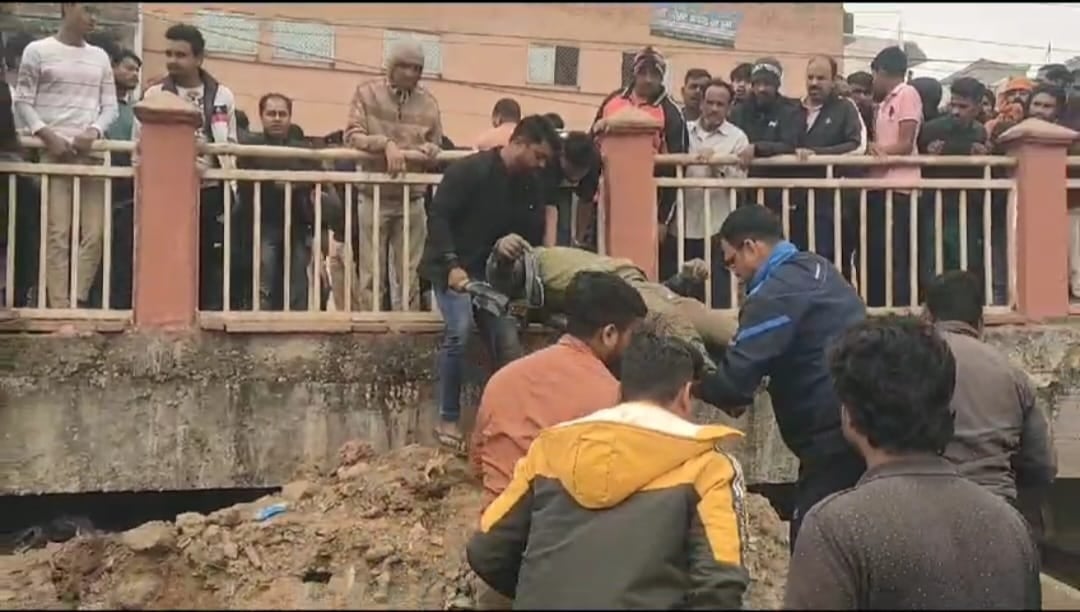 रांची: बड़ा तालाब से युवक का शव बरामद, हत्या या आत्महत्या जांच में जुटी पुलिस