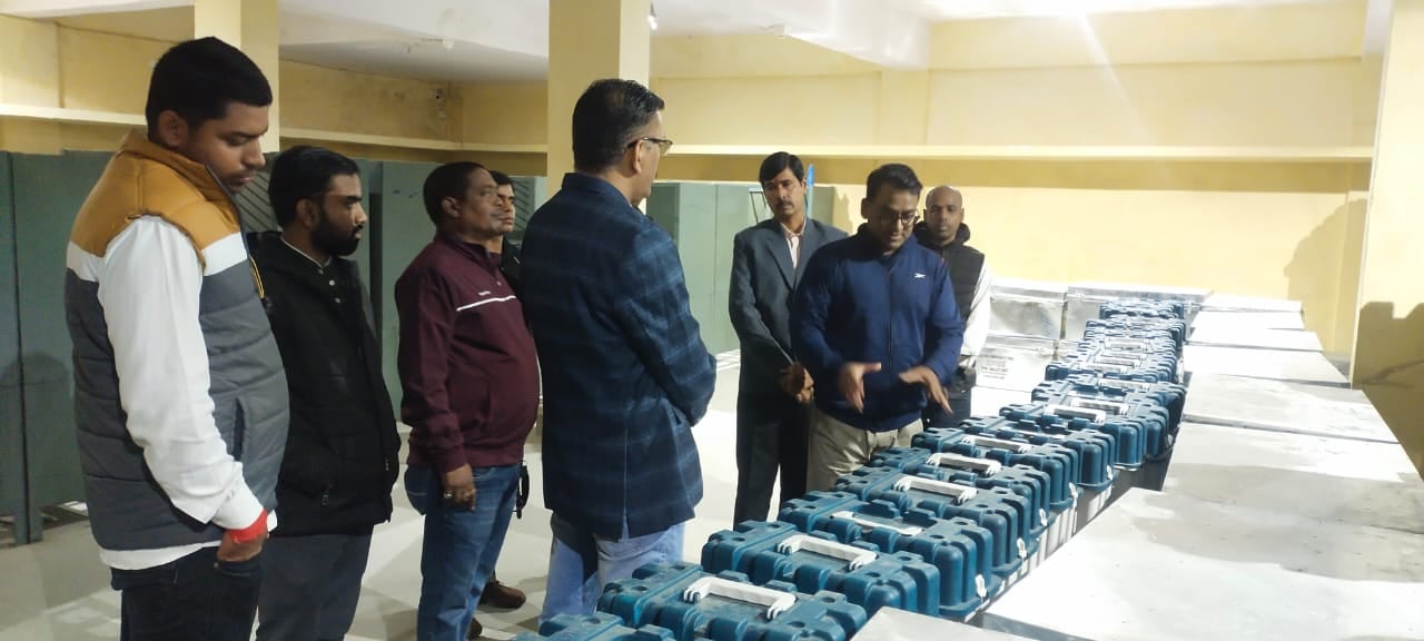 अभी से चुनावी तैयारियों में जुटा देवघर जिला प्रशासन, 10 जनवरी से जागरूकता के लिए EVM और VVPAT डिस्प्ले किया जाएगा प्रदर्शित