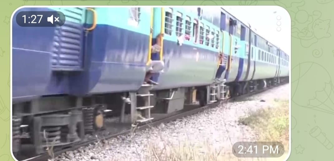 डीजीएमएस अपनी पुरानी रिपोर्ट पर कायम : धनबाद -चंद्रपुरा रेल लाइन को आग से है खतरा