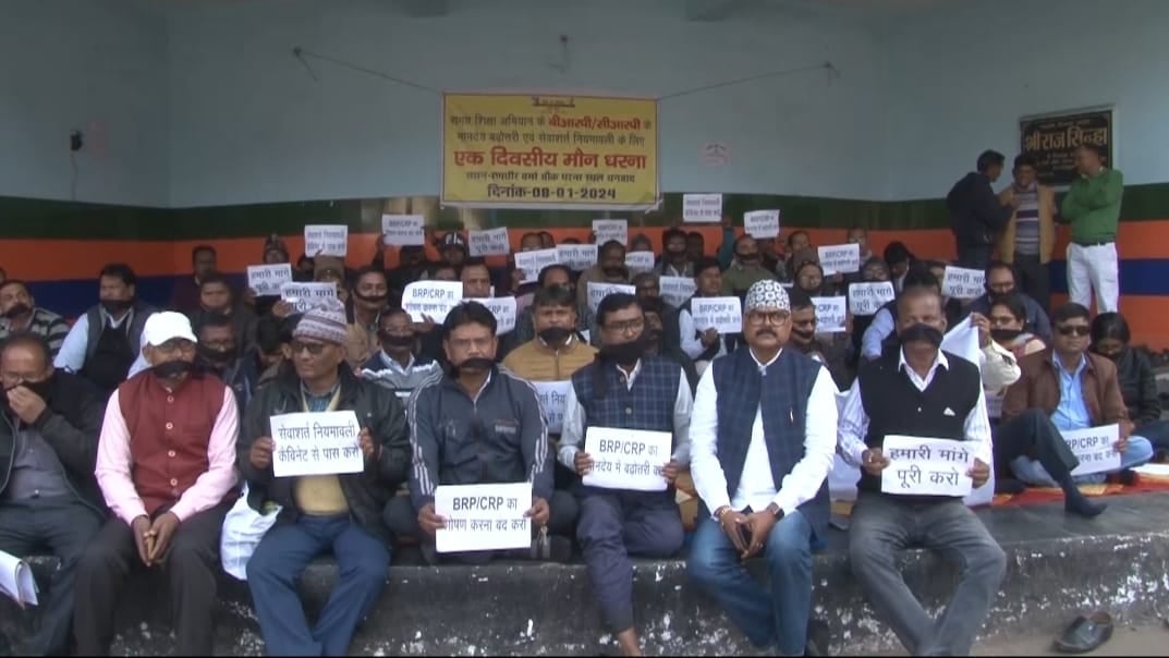 है न हैरान करने वाली बात : जिनकी मॉनिटरिंग करते ,उनसे भी  कम वेतन पाते