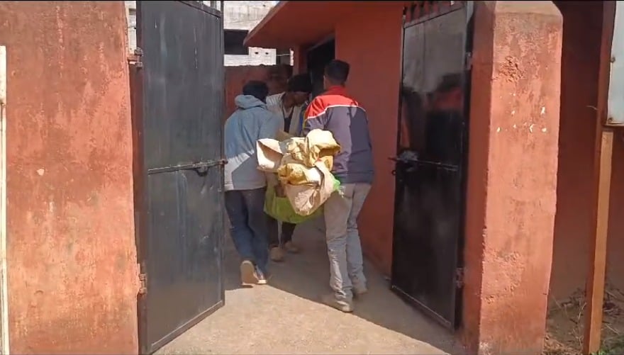 लोहरदगा: परिवार से अलग रह रहे अधेड़ ने फांसी लगाकर की आत्महत्या, जांच में जुटी पुलिस
