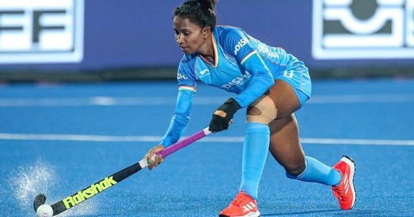 हॉकी ओलंपिक क्वालीफायर से पहले भारतीय महिला टीम को लगा करारा झटका, उप कप्तान वंदना कटारिया चोट के चलते हुई बाहर