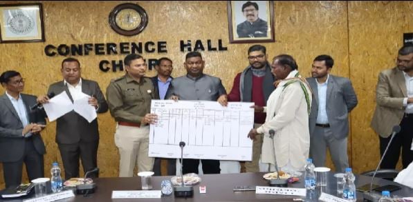 बंदूक छोड़कर समाज की मुख्यधारा से जुड़ने वाले उग्रवादियों को सरकार की सौगात, चार-चार डिसमिल दे रही जमीन, पढ़े पूरी खबर