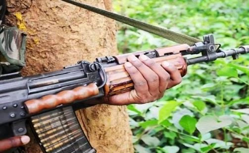 जेजेएमपी के एरिया कमांडर मनोहर परहिया ने किया सरेंडर, दस लाख रुपये था इनाम घोषित