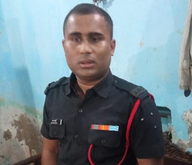 बिहार:सेना में भर्ती कराने के नाम पर युवाओं से ठगी करनेवाला जालसाज गिरफ्तार, आर्मी इंटेलिजेंस लखनऊ की टीम ने वर्दी में दबोचा