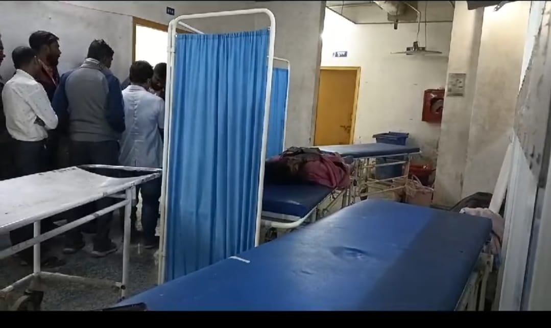 DHANBAD:  स्कूल बस की चपेट में आई स्कूटी सवार छात्रा,  मौके पर मौत