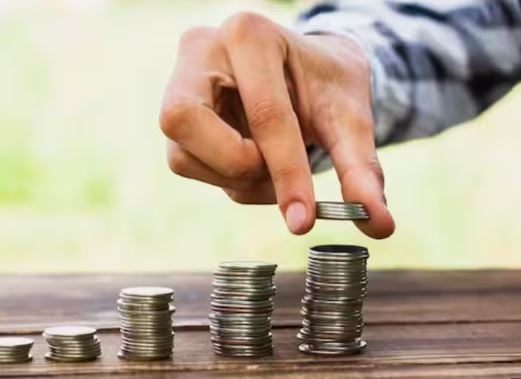 नये साल में निवेश के जरिए बनें करोड़पति, जानिए कैसे आपका 1 लाख रुपया भी बन सकता है एक करोड़