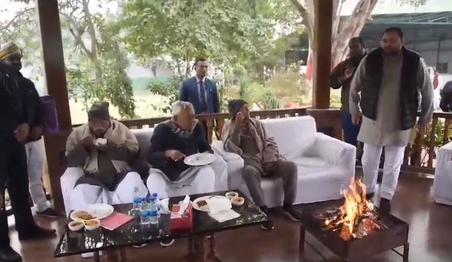 मकर संक्रांति पर सियासी दही-चूड़ा का भोज,नीतीश कुमार पहुंचे राबड़ी आवास, साथ में ललन सिंह और संजय झा भी मौजूद