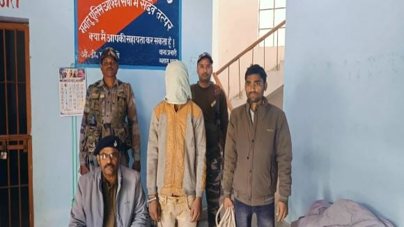 घने जंगल में मिली गर्लफ्रेंड की कंकाल, ब्वॉयफ्रेंड के संग हुई थी फरार , पढ़िए ये खौफनाक वारदात