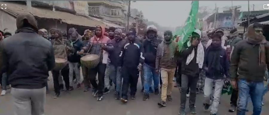 ईडी तेरी मनमानी नहीं चलेगी, नहीं चलेगी! संथाल की गलियों से फूटा गुस्सा! बाजार-सड़क बंद, प्रशासन एलर्ट