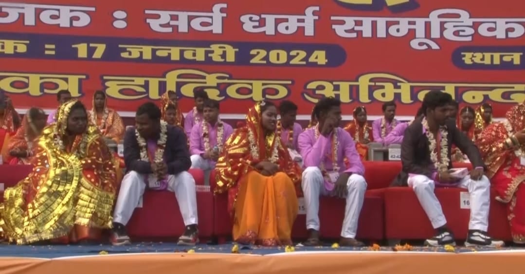 धनबाद का गोल्फ मैदान बना 101 जोड़ों की शादी का गवाह,देखने लायक था उत्साह