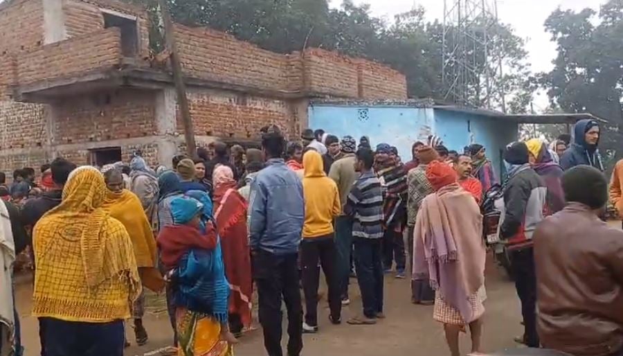 देवघर में मां और बेटा की गला दबाकर निर्मम हत्या, घर से जेबरात और नगदी लेकर फरार हुए अज्ञात, जांच में जुटी पुलिस