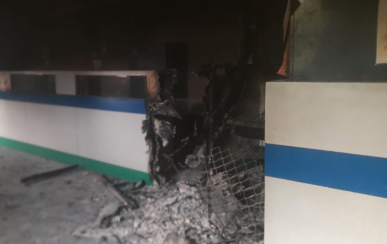 धनबाद पर आग की कुदृष्टि जारी: कतरास के  झारखंड राज्य ग्रामीण बैंक में लगी आग,बच गया है कैश