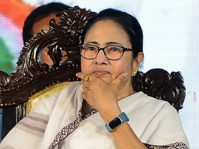 LS 2024: बंगाल से बड़ी खबर- अपने बूते लोकसभा चुनाव लड़ेगी टीएमसी, ममता के एलान के बाद INDIA गठबंधन में खलबली