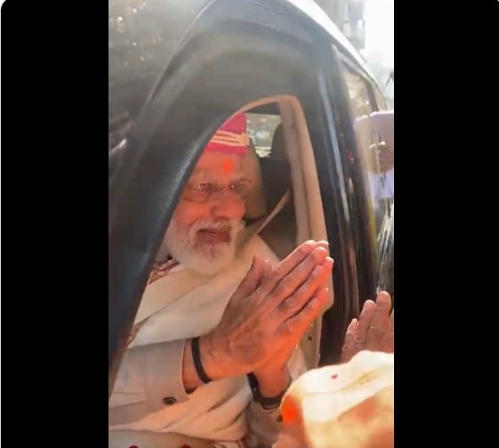 कौन है वह शख्स जिसके लिए  पीएम मोदी ने तोड़ दिए प्रोटोकॉल