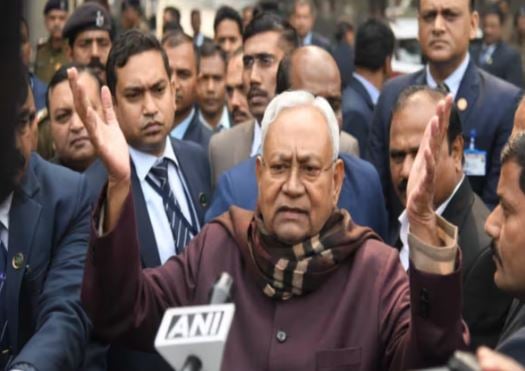 अबकी पलटी में भी बिहार में नीतीश सरकार, पढ़िए पलटू चाचा के पलटी का इतिहास