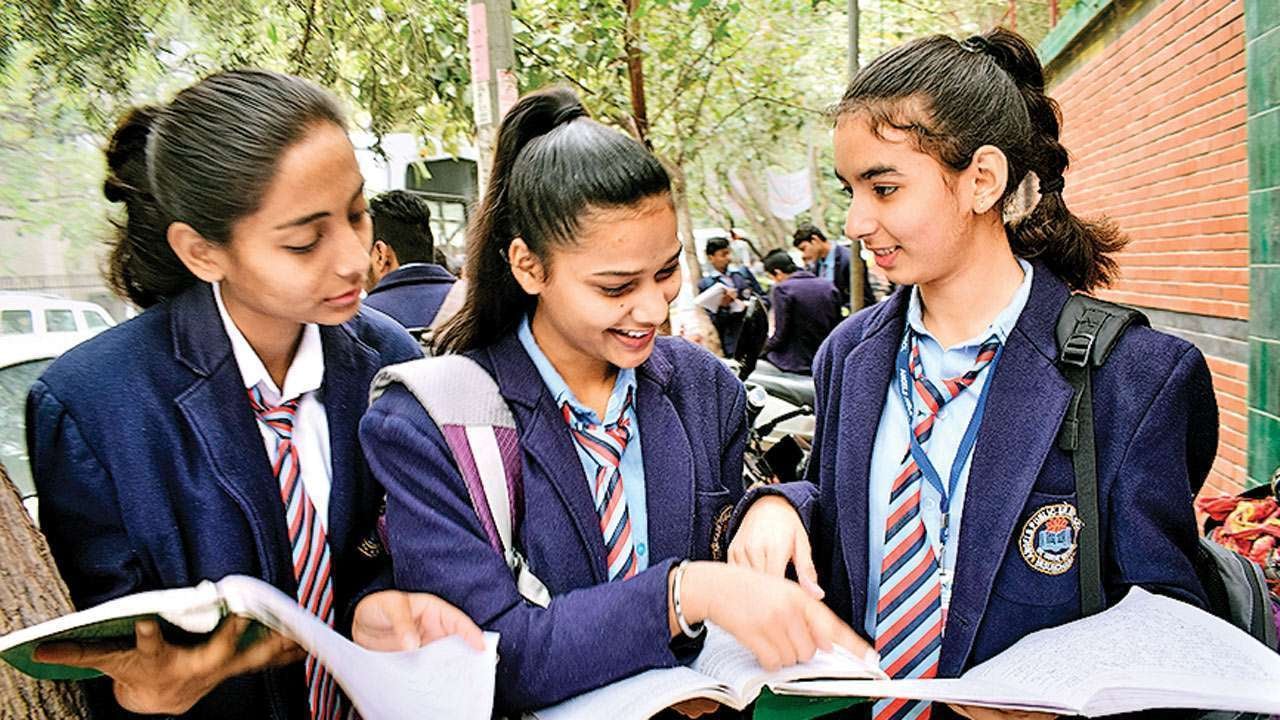 #CBSE_Board की दसवीं की परीक्षा : निरस्त हुए विवादित सवाल, अब सभी छात्रों को मिलेंगे पूरे अंक
