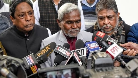 महागठबंधन के पास बहुमत, कमल खिलाने को बेताब भाजपा! विधायक दल की बैठक कल, चंपई सोरेन की ताजपोशी पर संशय, राजभवन से आमंत्रण का इंतजार