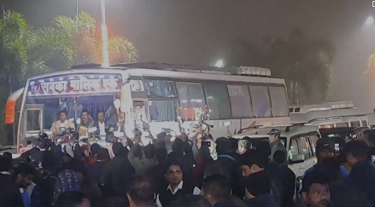 Breaking News:- निजामो के शहर हैदराबाद के लिए उड़ान भरेंगे JMM और कांग्रेस विधायक , रामो जी फिल्म सिटी में ठहरेंगे