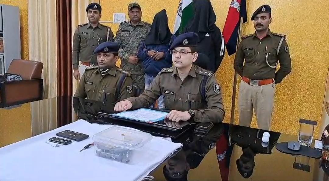 बिहार:अवैध हथियार की खरीद बिक्री करते दो तस्कर रंगे हाथ गिरफ्तार, पुलिस ने दो पिस्टल, दो मैगजीन और एक बाइक किया जब्त