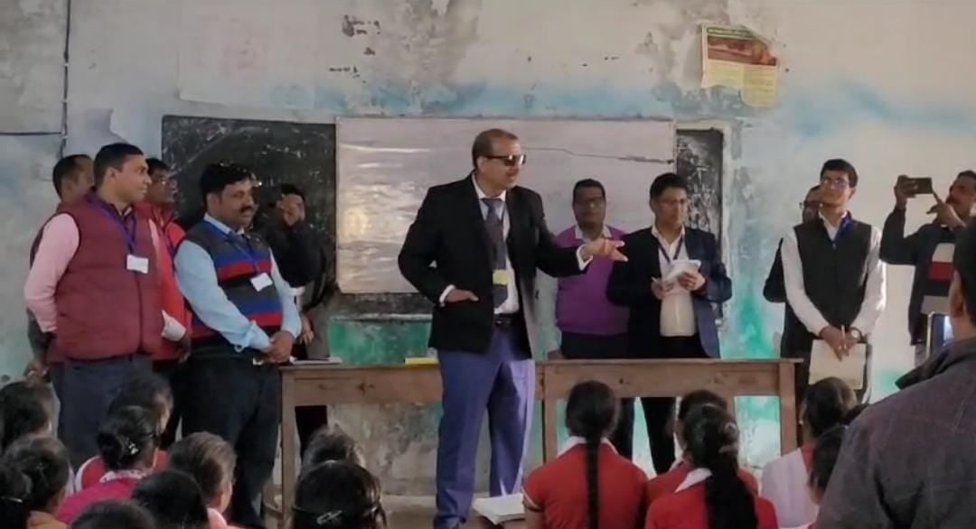 अचानक अररिया पहुंचे केके पाठक, कई स्कूलों का किया निरीक्षण,छात्रों से संवाद कर शिक्षा व्यवस्था का लिया फीडबैक
