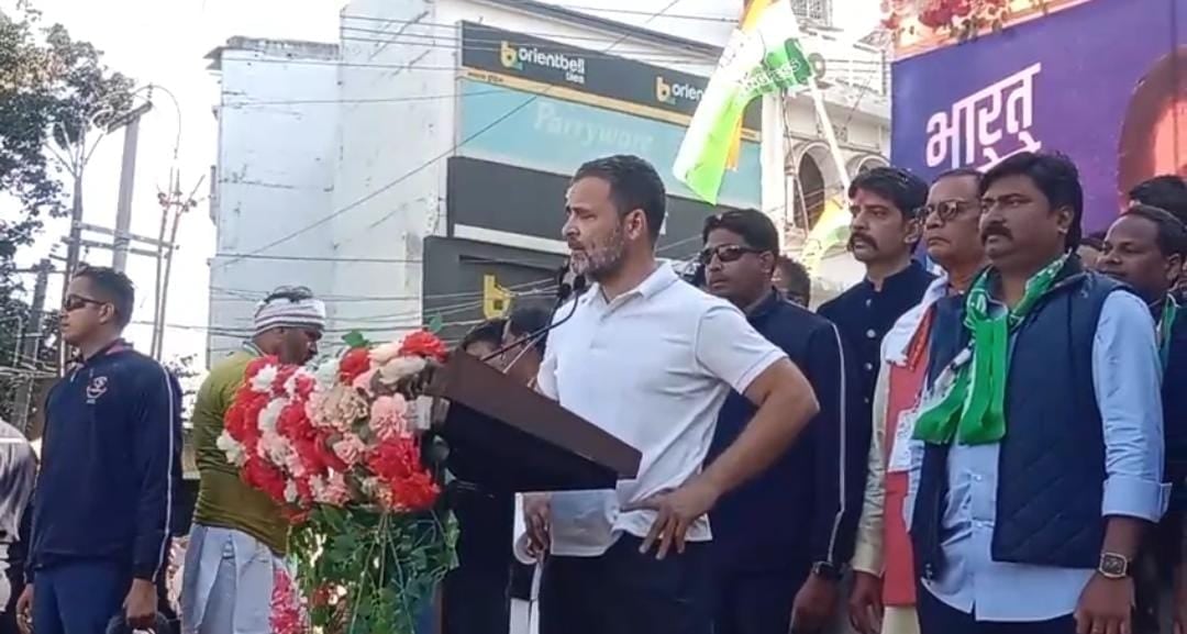 बाबानगरी में केंद्र सरकार पर बरसे राहुल गांधी,कहा-मोदी और बीजेपी ने युवाओं को एक बीमारी में धकेल दिया है, पढ़ें किस बीमारी की बात कर रहे राहुल गांधी