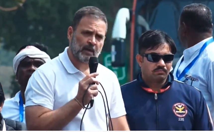 गुमला में राहुल गांधी ने खेला आदिवासी कार्ड, कहा- अगर कांग्रेस की सरकार बनी तो आदिवासियों की जमीन की जाएगी संरक्षित