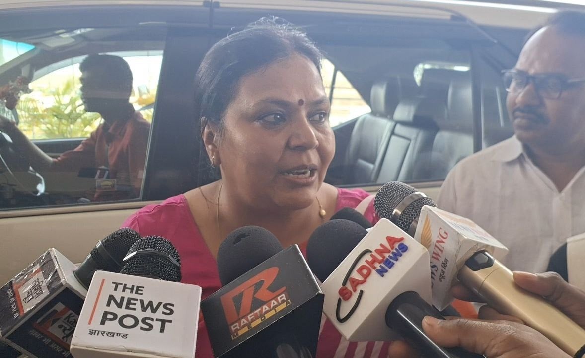 विधान सभा में दीपिका का रौद्र रुप! निशिकांत पर साधा निशाना तो भाजपा पर लगाया आदिवासी महिलाओं के साथ प्रताड़ना का आरोप