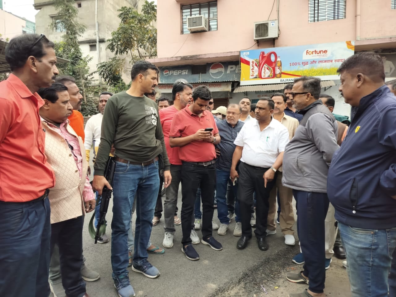 जमशेदपुर: बन्ना गुप्ता ने किया कदमा में चल रहे विकास कार्यों का निरीक्षण, सड़क चौड़ीकरण कार्य की धीमी गति देख जाहिर की नाराजगी, पढ़ें और क्या कहा