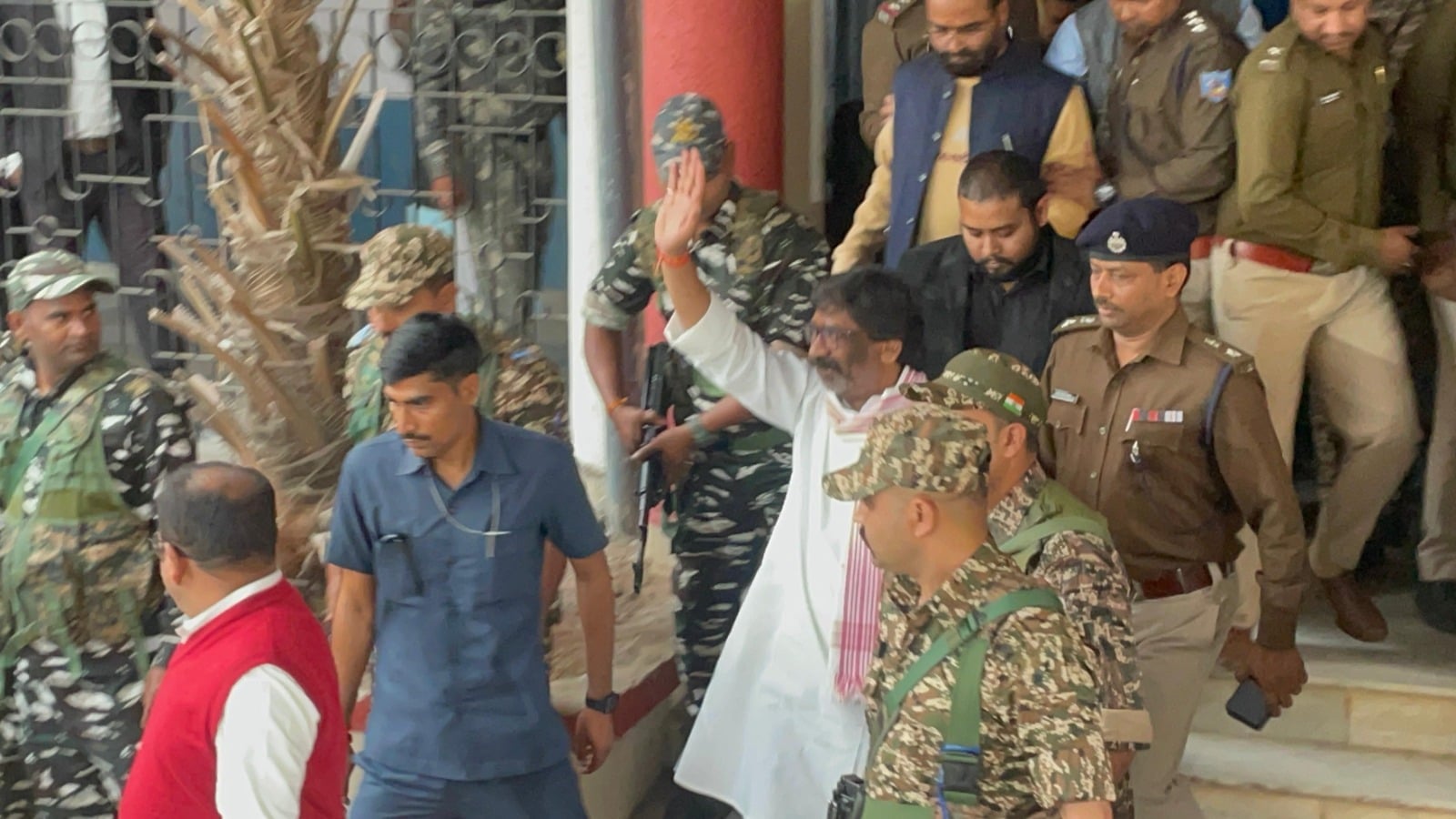 BREAKING: पूर्व सीएम हेमन्त सोरेन की रिमांड अवधि बढ़ी, कोर्ट ने ED को दी तीन दिन की  रिमांड