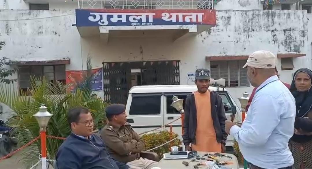 गुमला में लगातार सड़क दुर्घटनाओं में जा रही जान, ट्रैफिक नियमों को लेकर गंभीर हुआ परिवहन विभाग