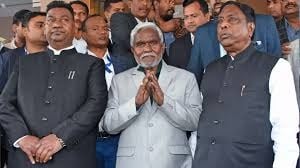 चंपई मंत्रिमंडल का विस्तार आज, कांग्रेस-झामुमो में मंत्री बनने की होड़, किचकिच के बीच पुराने चेहरों को ही दुबारा शामिल किए जाने के संकेत