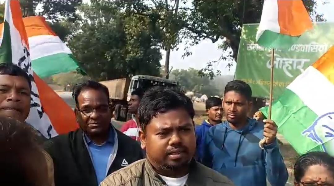 किसान आंदोलन के आग की लपट में झारखंड, किसानों ने जाम किया हाइवे, गाड़ियों की लगी लंबी कतार