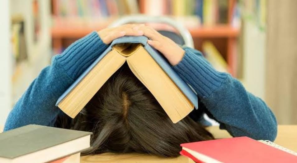 Exam tips: अगर एग्जाम को लेकर आपके बच्चे भी हो  रहे नर्वस, तो इन 5 तरीकों से करे मोटिवेट, बच्चों का परफॉर्मेंस होगा बेहतर