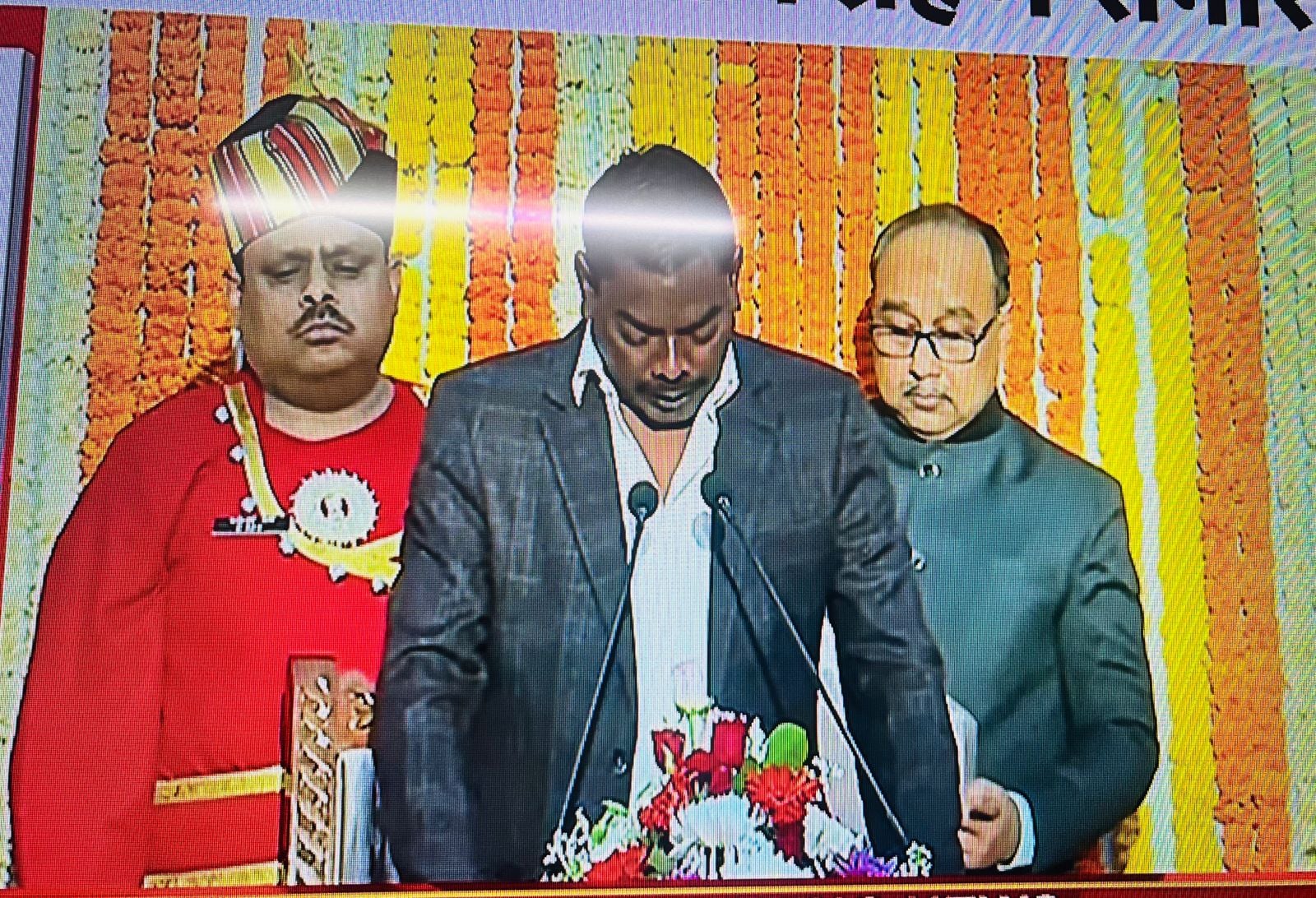 Jharkhand politic- कैबिनेट का हुआ विस्तार, लेकिन अभी भी छिड़ा है रार!  विधायक भूषण बाड़ा तिर्की का दावा खेल तो अभी शुरु हुआ है, संकट में चंपाई सरकार