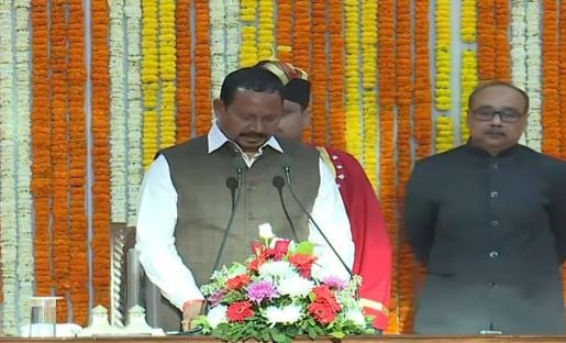 कौन हैं दीपक बरुआ ? जिसके वजह से कद्दावर जोबा मांझी का छीन गया मंत्रिपद