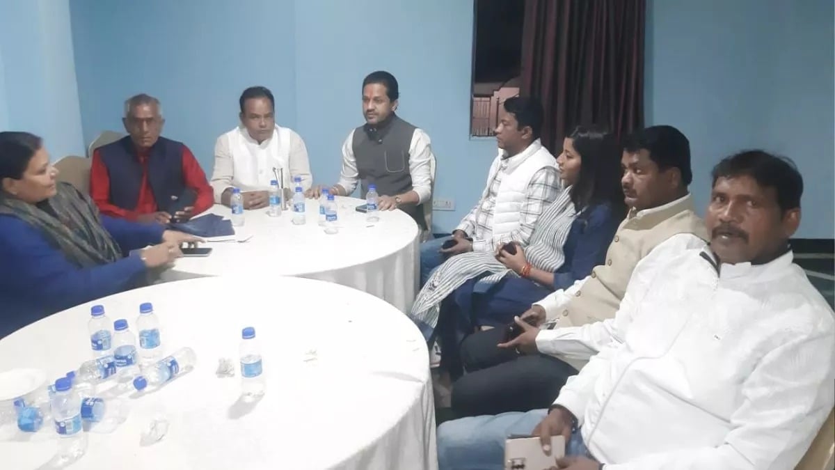 दिल्ली में नहीं माने कांग्रेसी विधायक तो झारखंड में आ जायेगा सियासी भूचाल, मुश्किलों से कैसे सामना करेगी चंपाई सरकार