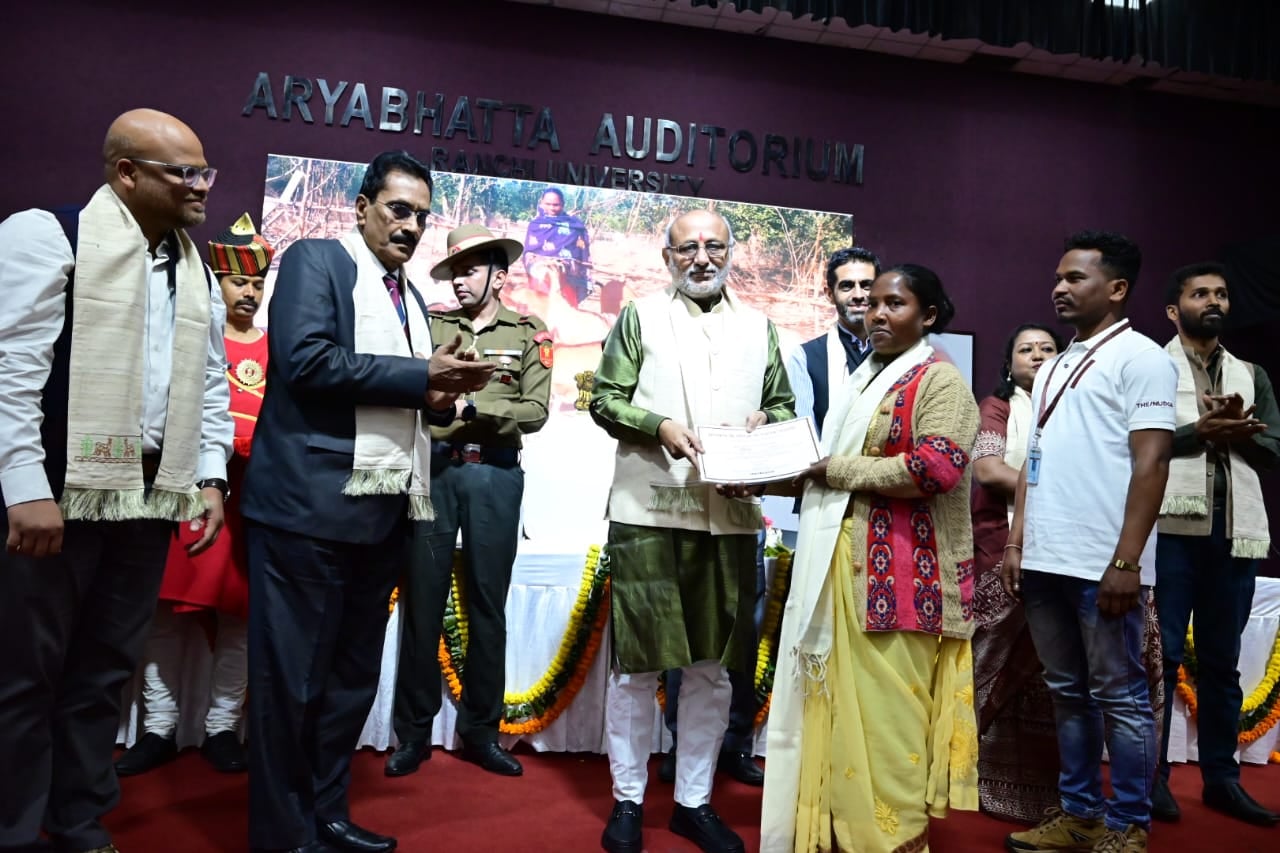 झारखंड में गरीबी रेखा से बाहर निकालने का क्या है कार्यक्रम, जानिए इस रिपोर्ट में