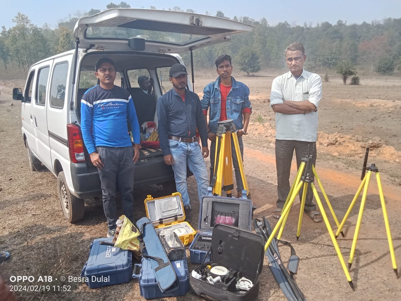 दुमका: कोल कंपनी की तरफ से सर्वे करनी गई टीम को ग्रामीणों ने 5 घंटे तक रोक कर रखा,ग्राम सभा की अनुमति के बगैर कर रहे थे सर्वे