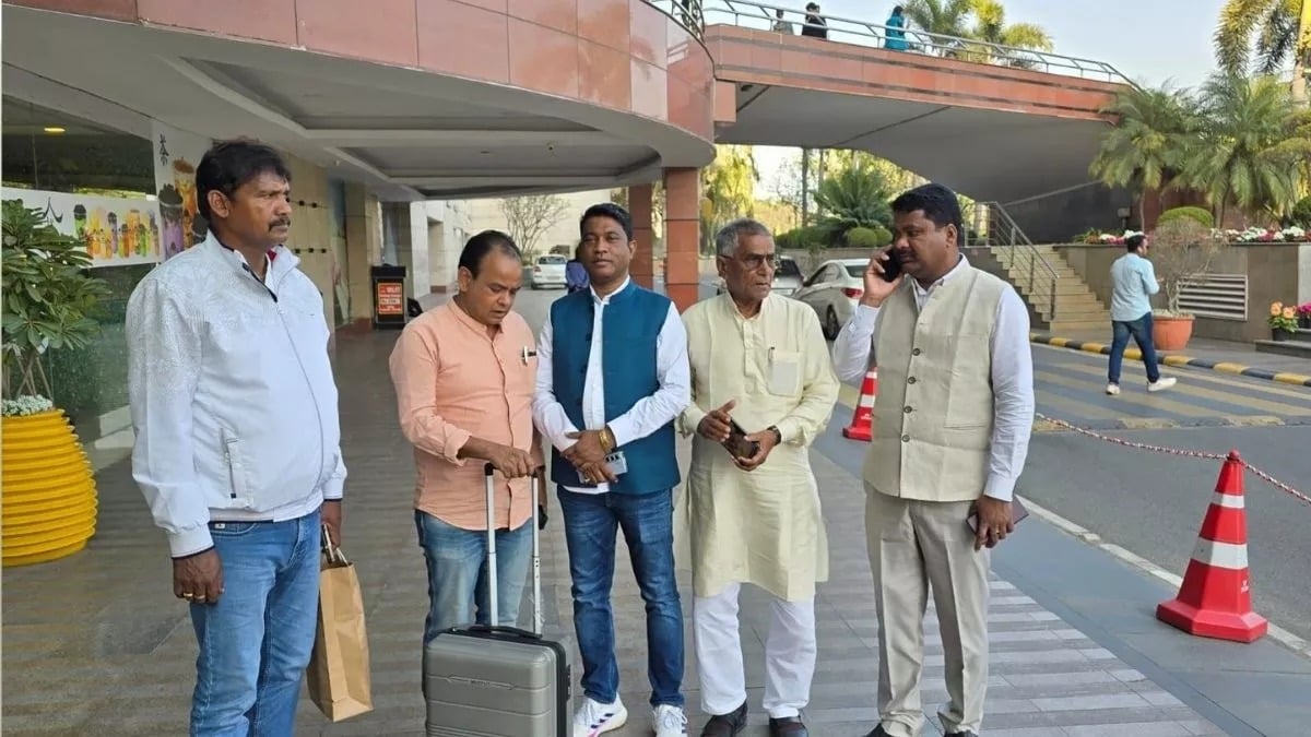 झारखंड वापस लौटे नाराज विधायक,बदलाव का मिला आश्वासन