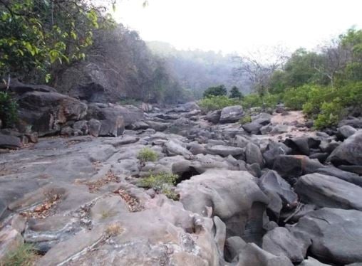 झारखंड की इस नदी के पानी के सामने मिनरल वाटर भी फेल है ! पढ़िए कहां बहती है मीठे पानी वाली नदी