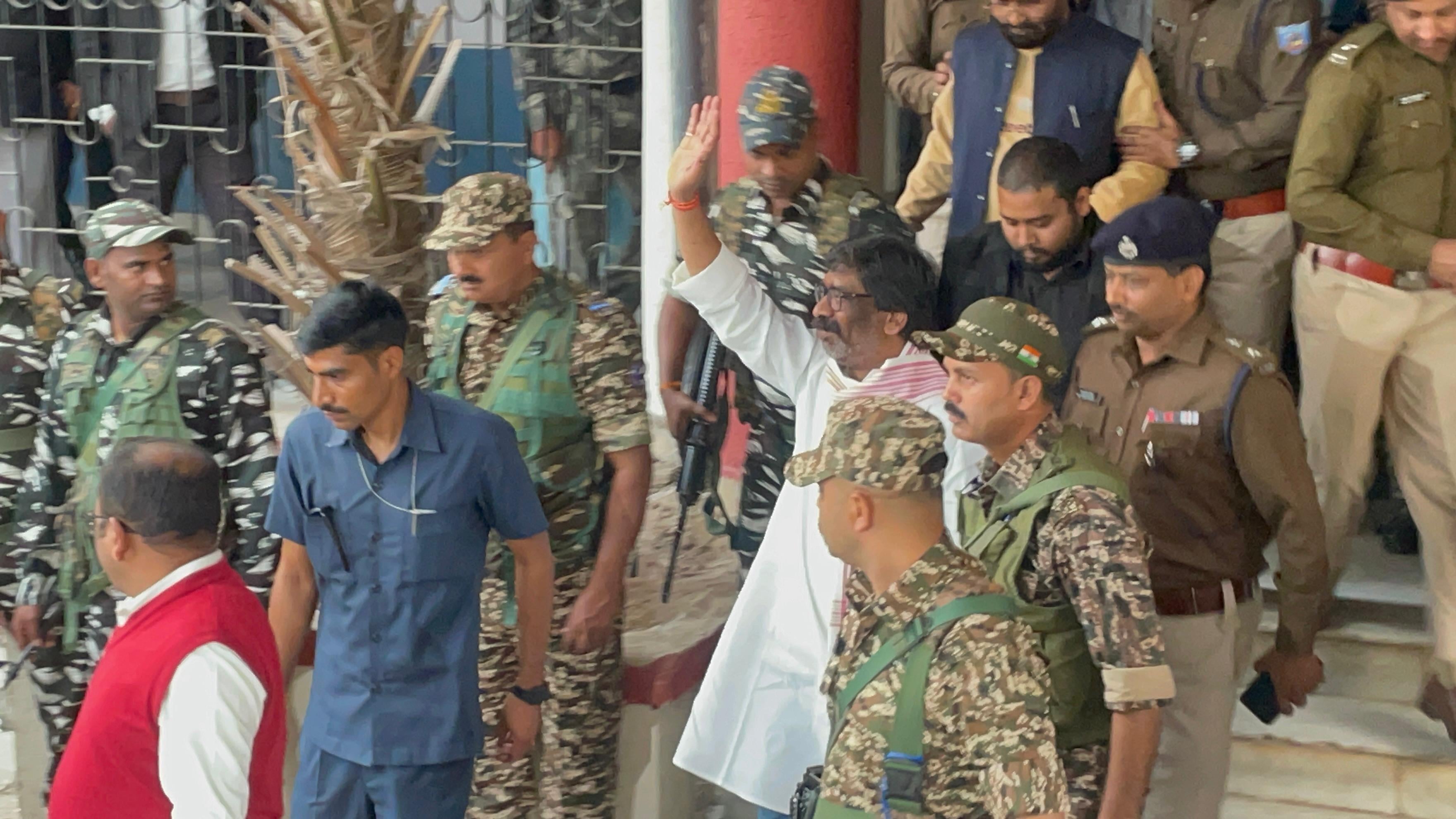 बजट सत्र में भाग लेने की याचिका पर सुनवाई पूरी, फैसला सुरक्षित: एडिशनल सॉलिसिटर जनरल ने हेमंत सोरेन पर लगाया कोर्ट की अवमानना का आरोप