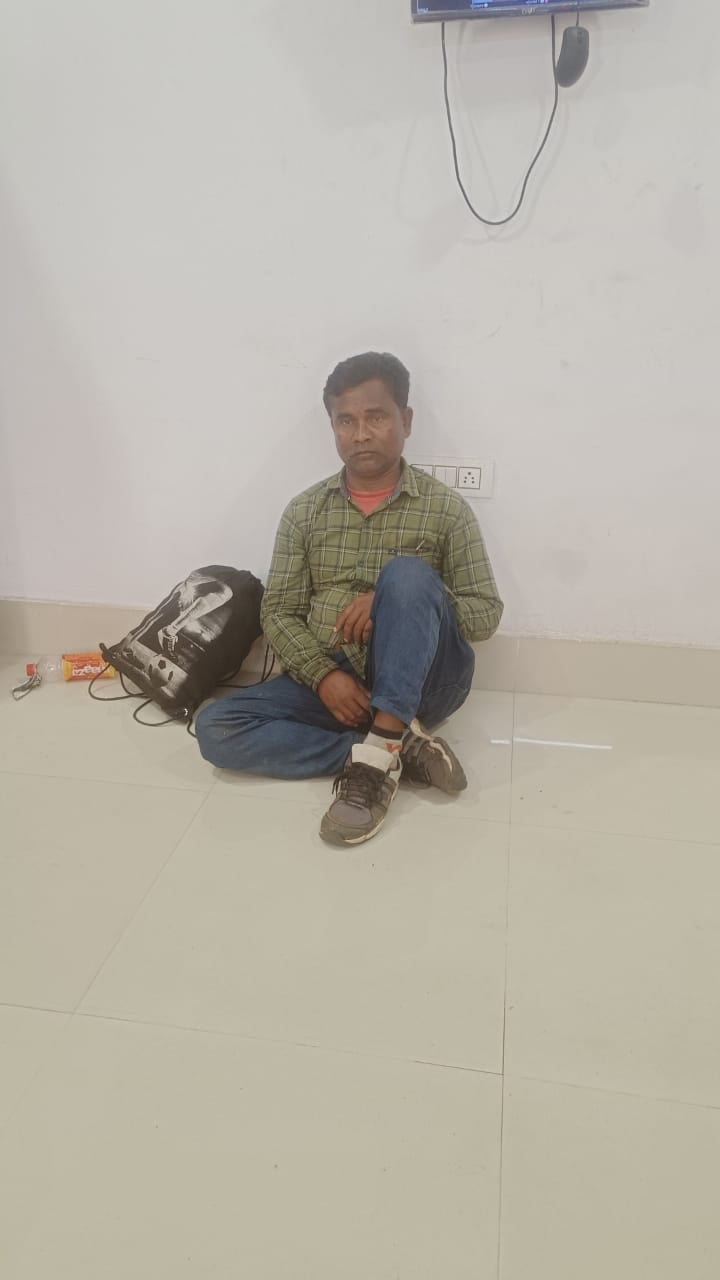 Big Breaking : दुमका से बड़ी ख़बर, एक सनकी प्रेमी ने पेट्रोल छिड़क कर प्रेमिका और उसकी मां को लगा दी आग, जाने  फिर आगे क्या हुआ