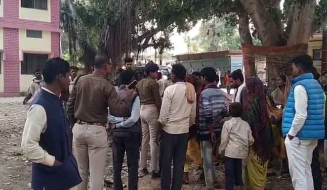 चौकीदार के बेटे ने अपने प्यार के साथ किया धोखा, यौन शोषण करने के बाद चंद पैसे के लिए कर डाला सौदा, पढ़िए प्यार और फरेब की लव स्टोरी