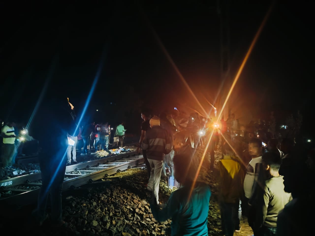 Jharkhand Train accident update : दो लोगों के मौत की पुष्टी! जांच जारी,जानिए कैसे हुई पूरी घटना