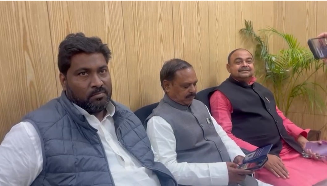 भाजपा का बढ़ता कारवां, अब विधायक भरत बिंद ने भी थामा कमल, इधर संगीता कुमारी के पाला बदल पर झलका पिता का दर्द