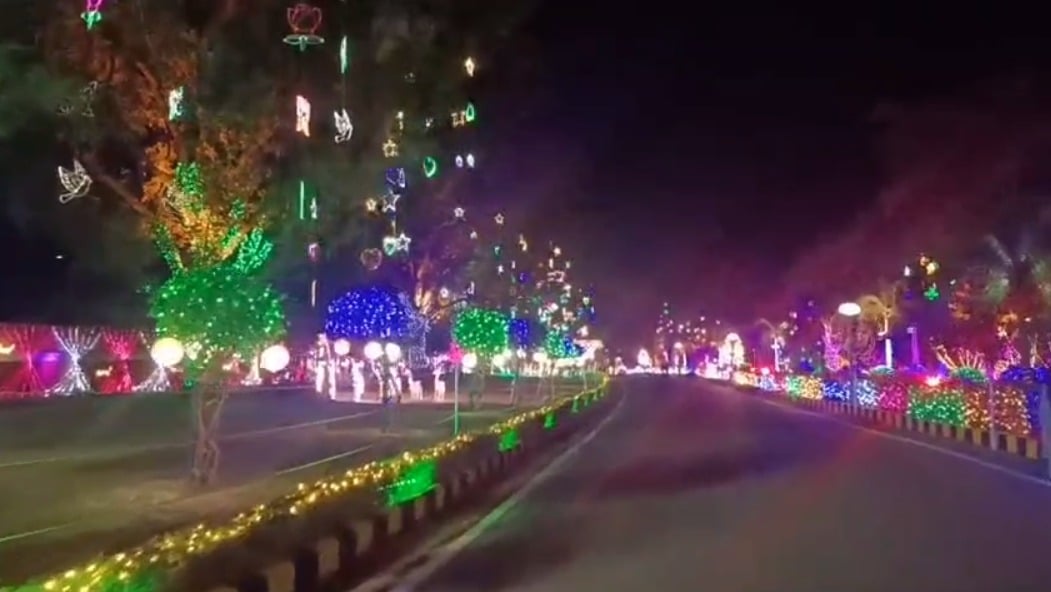 जमशेदपुर : टाटा संस के चेयरमैन चंद्रशेखरन ने शनिवार को जुबिली पार्क में लाइटिंग का किया उद्घाटन, कल है संस्थापक दिवस