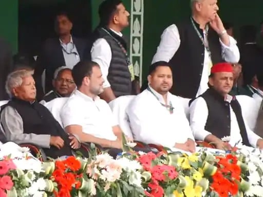 जनविश्वास रैली में तेजस्वी की हुंकार! यह वही गांधी मैदान है, जहां हमने बांटी थी दो लाख नौकरियां, चाचा नीतीश को दिलाया पुराने बयान की याद